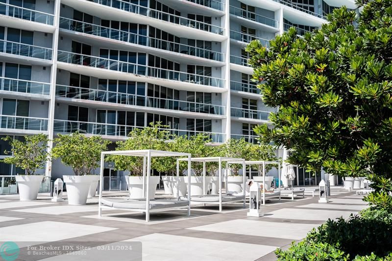 Image 25 of 52 For 495 Brickell Ave  811