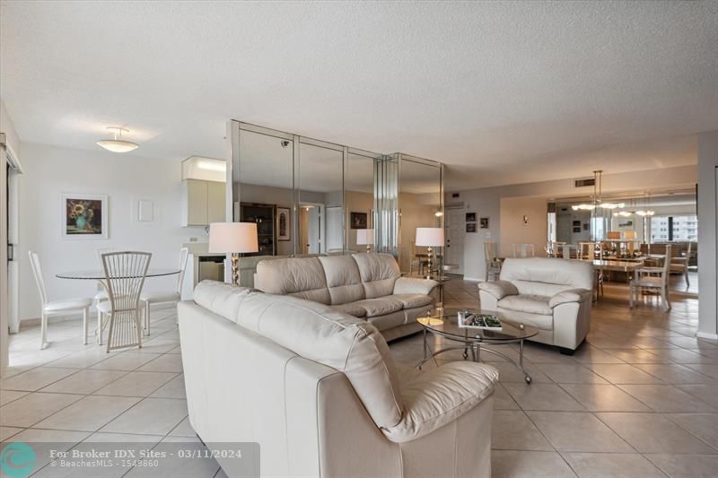 Image 8 of 18 For 1201 Ocean Dr.  710s