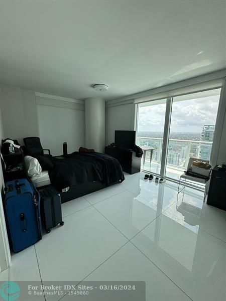 Image 19 of 47 For 1080 Brickell Ave  3700-3701