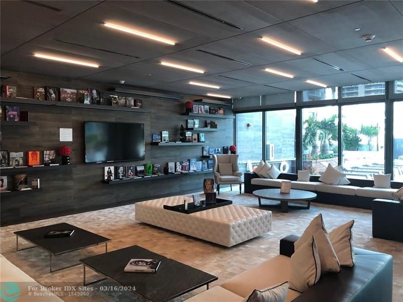 Image 34 of 47 For 1080 Brickell Ave  3700-3701