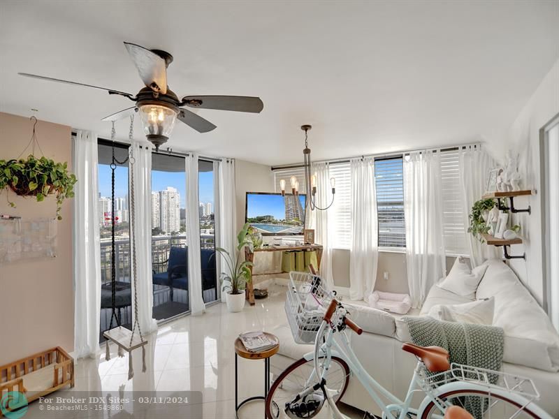 Image 21 of 47 For 18041 Biscayne Blvd  1805-4