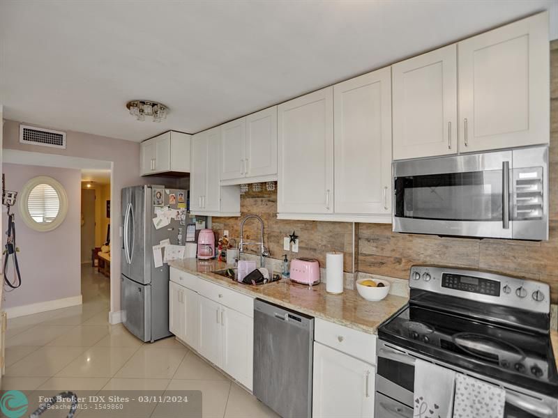 Image 4 of 47 For 18041 Biscayne Blvd  1805-4