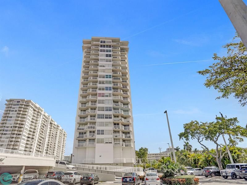 Image 42 of 47 For 18041 Biscayne Blvd  1805-4