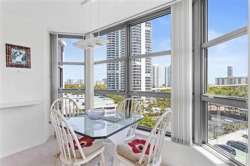 Image 13 of 29 For 3530 Mystic Pointe Dr  910