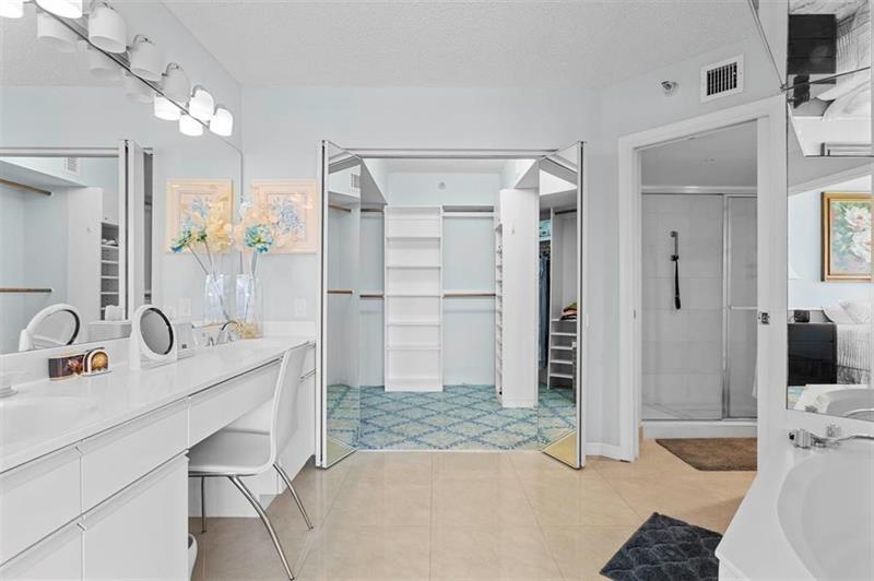 Image 17 of 29 For 3530 Mystic Pointe Dr  910