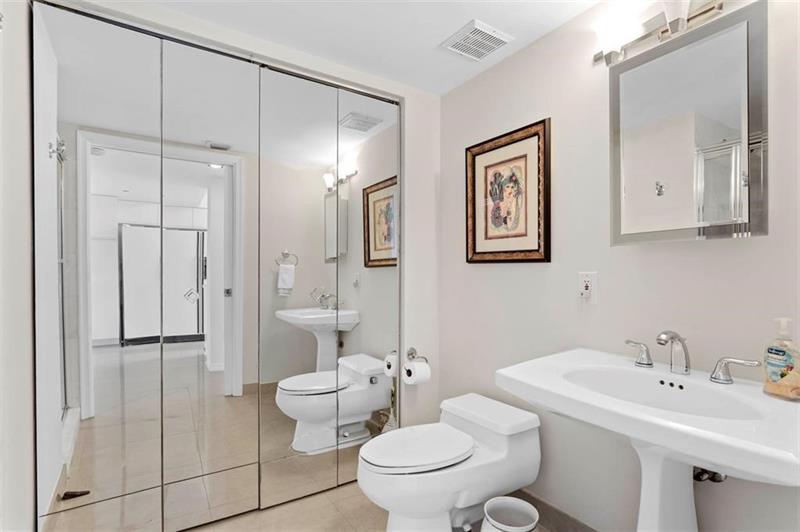 Image 25 of 29 For 3530 Mystic Pointe Dr  910