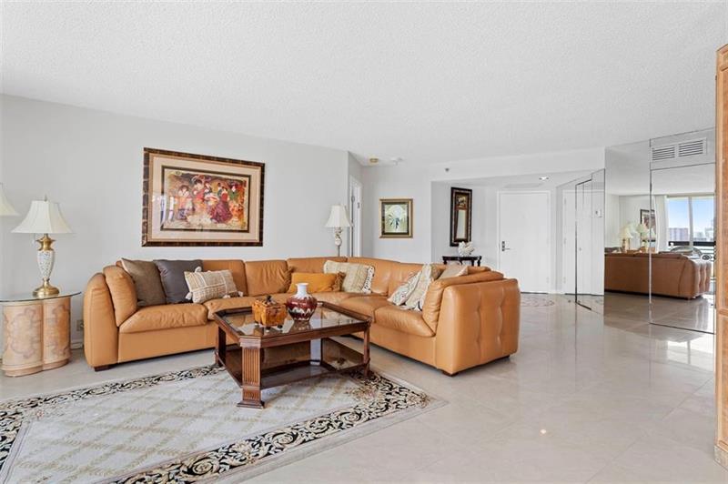 Image 7 of 29 For 3530 Mystic Pointe Dr  910