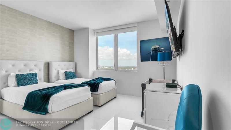 Image 25 of 38 For 2600 Hallandale Beach Blvd  T3202