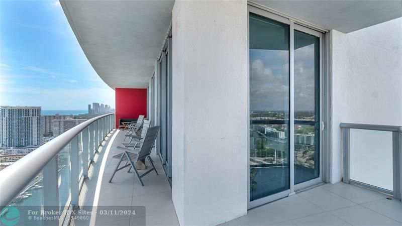 Image 31 of 38 For 2600 Hallandale Beach Blvd  T3202