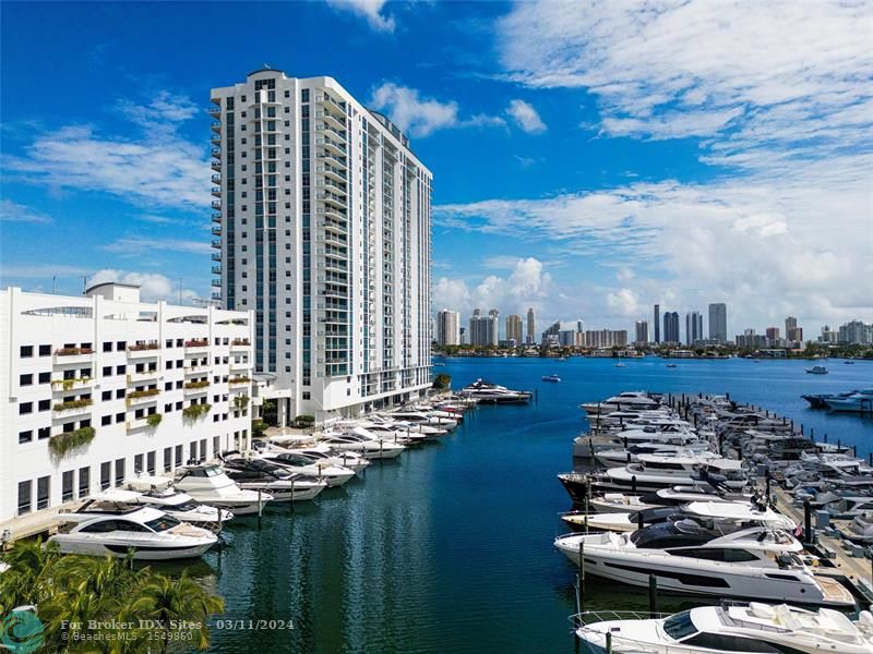 Image 3 of 62 For 17301 Biscayne Blvd  1011