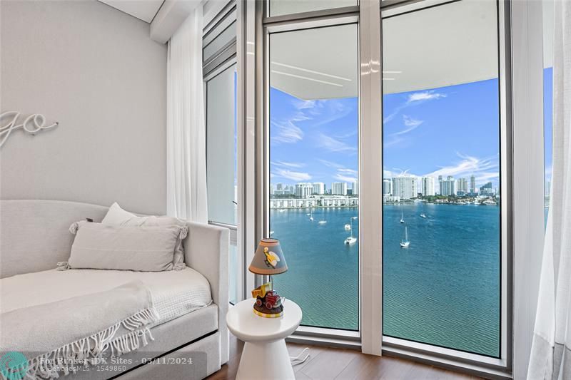 Image 32 of 62 For 17301 Biscayne Blvd  1011