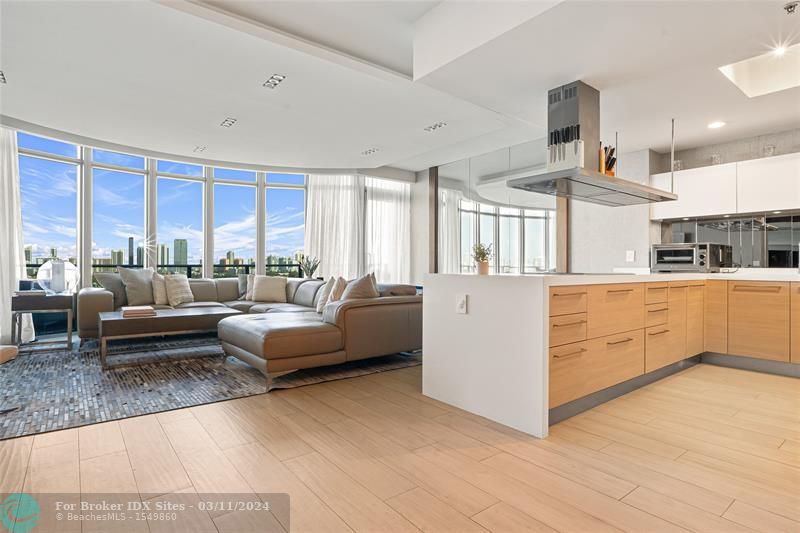 Image 44 of 62 For 17301 Biscayne Blvd  1011