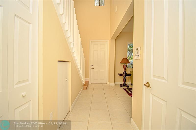 Image 17 of 45 For 2407 Venetian Way