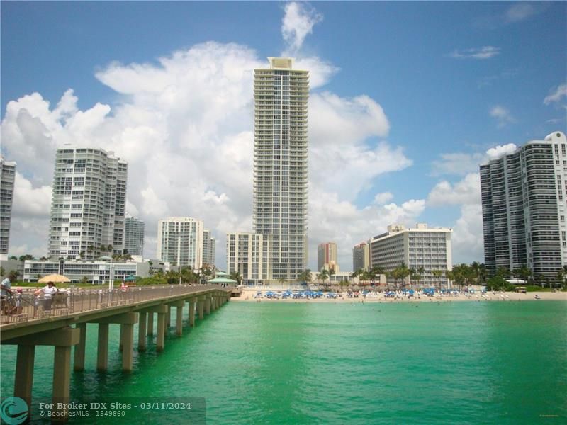 Image 3 of 23 For 16699 Collins Ave  2010