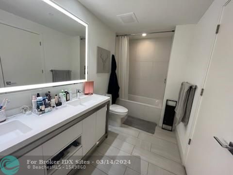 Image 20 of 60 For 2000 Metropica Way  1806