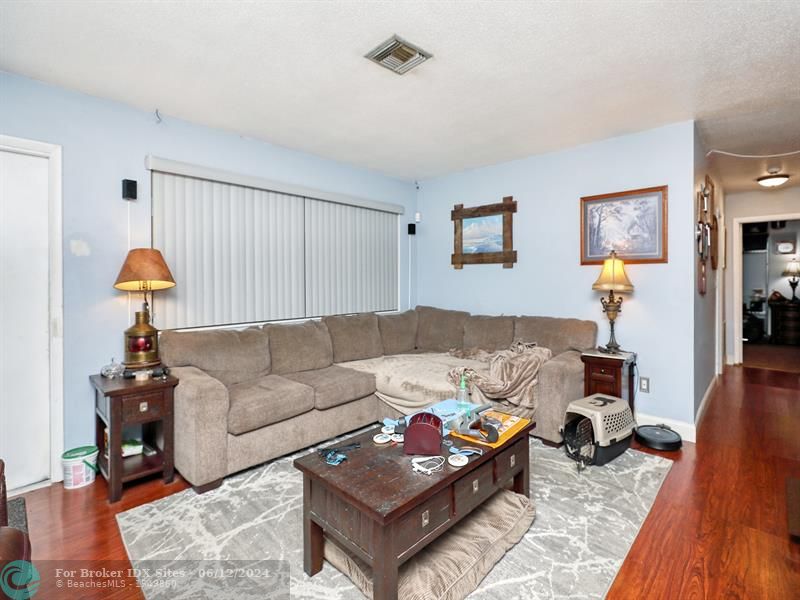 Image 6 of 13 For 600 38th Ct  