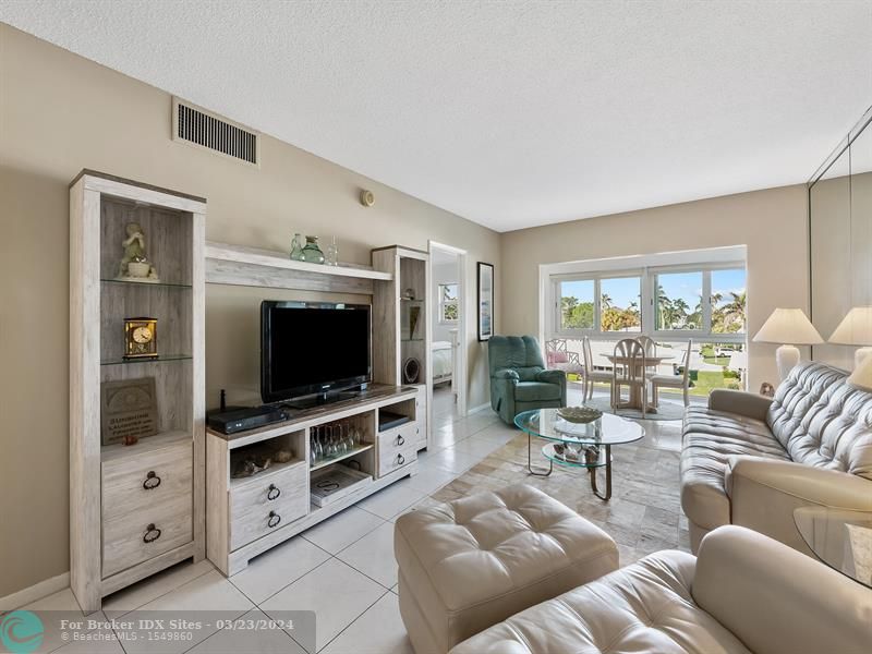 Image 10 of 40 For 1461 Ocean Blvd  317