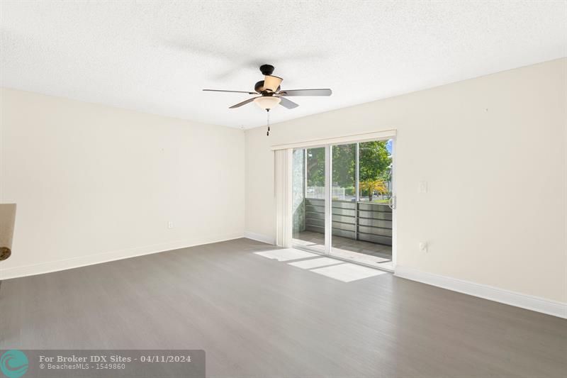 Image 16 of 32 For 5180 Sabal Palm Blvd  233