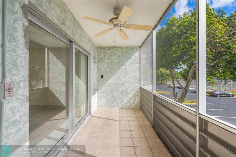 Image 26 of 32 For 5180 Sabal Palm Blvd  233