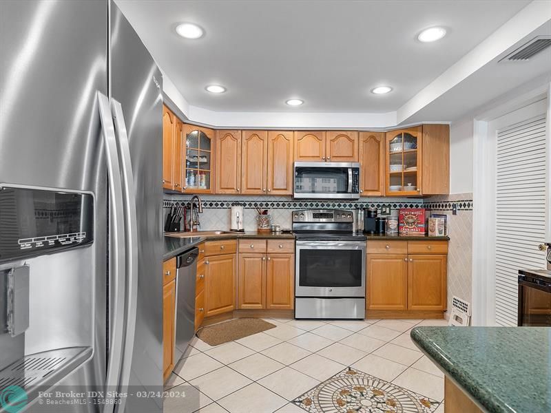 Image 11 of 42 For 4010 Galt Ocean Dr  1707-08