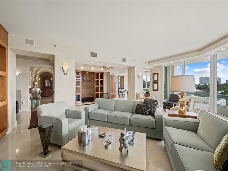 Image 17 of 78 For 3055 Harbor Dr  603