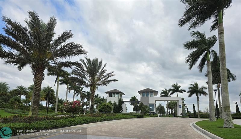 Image 5 of 66 For 15617 Longboat Key Dr