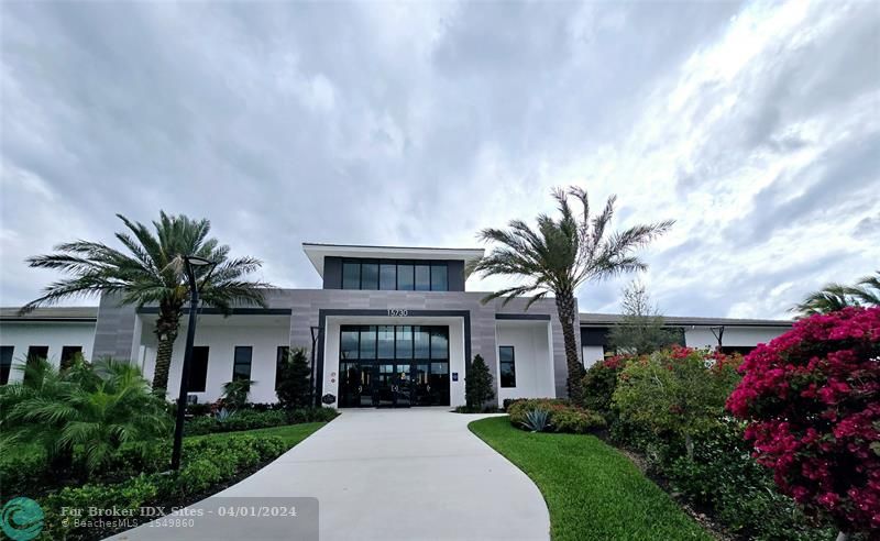 Image 6 of 66 For 15617 Longboat Key Dr