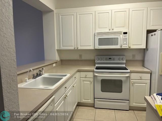 Image 2 of 24 For 7725 Yardley Dr  313