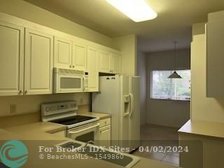 Image 4 of 24 For 7725 Yardley Dr  313