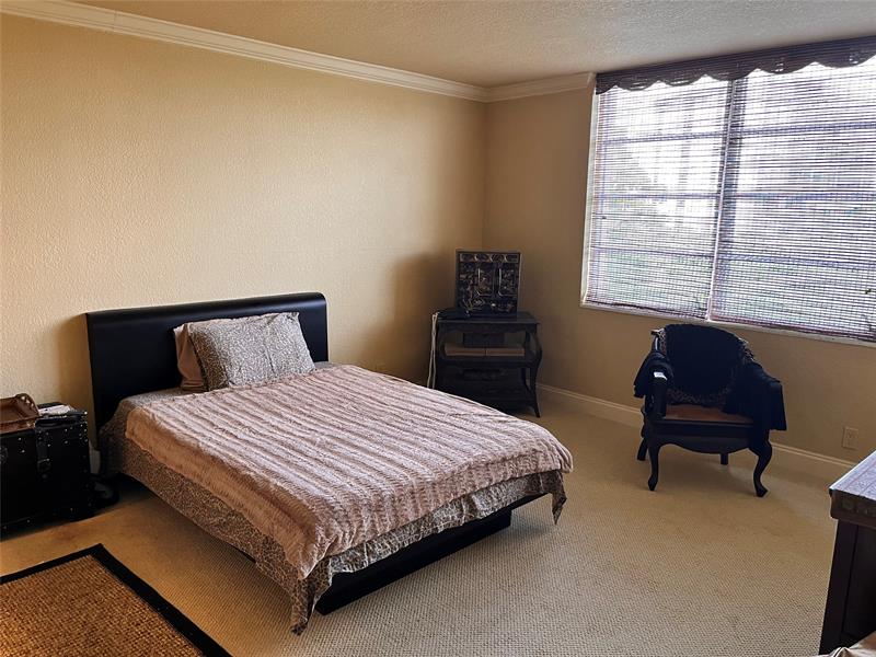 Image 10 of 36 For 7041 Environ Blvd  327