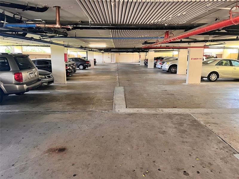 Image 18 of 36 For 7041 Environ Blvd  327