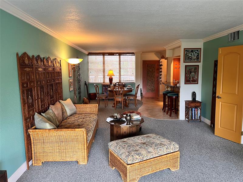 Image 3 of 36 For 7041 Environ Blvd  327