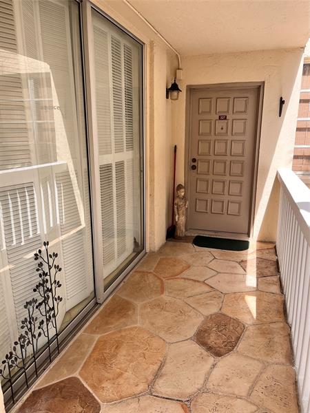 Image 6 of 36 For 7041 Environ Blvd  327