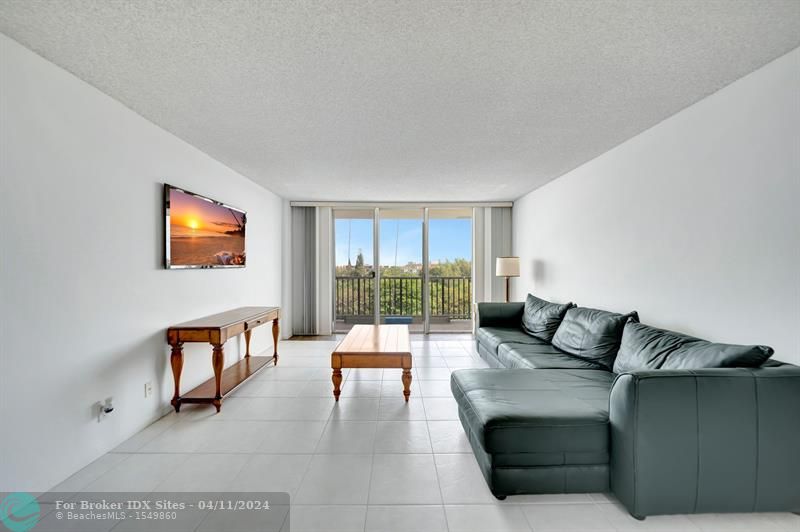 Image 11 of 51 For 2121 Ocean Blvd  704w