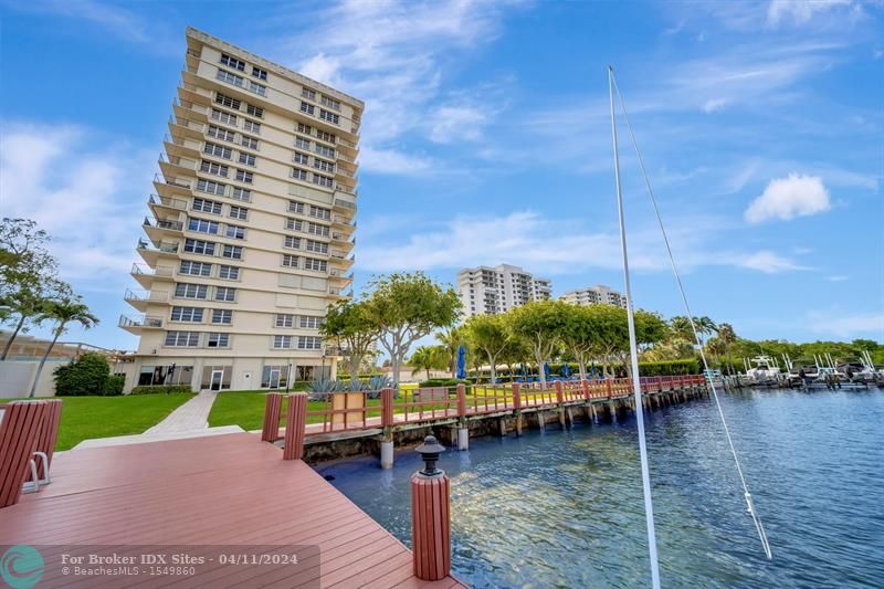 Image 44 of 51 For 2121 Ocean Blvd  704w