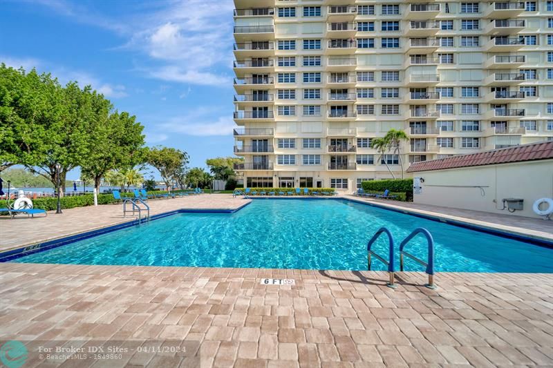 Image 49 of 51 For 2121 Ocean Blvd  704w