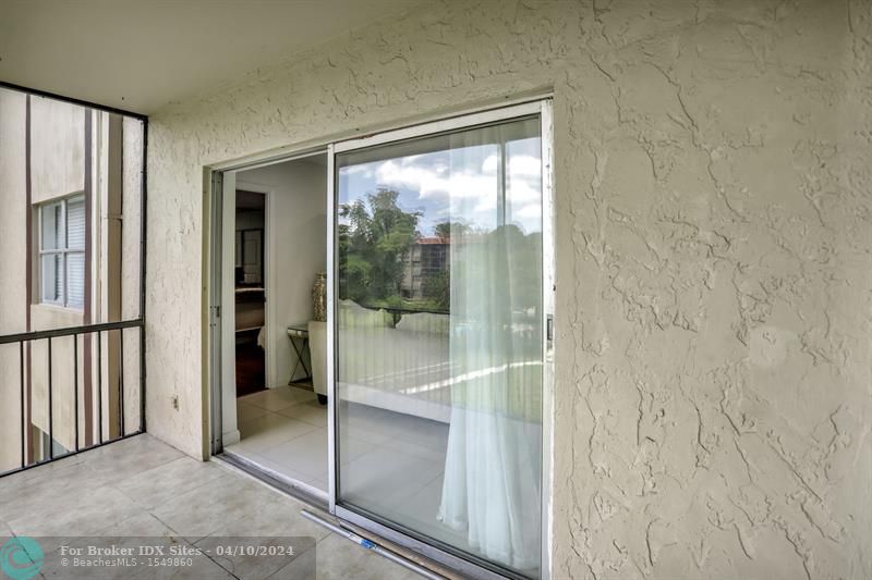 Image 17 of 27 For 6301 Falls Cir Dr  307