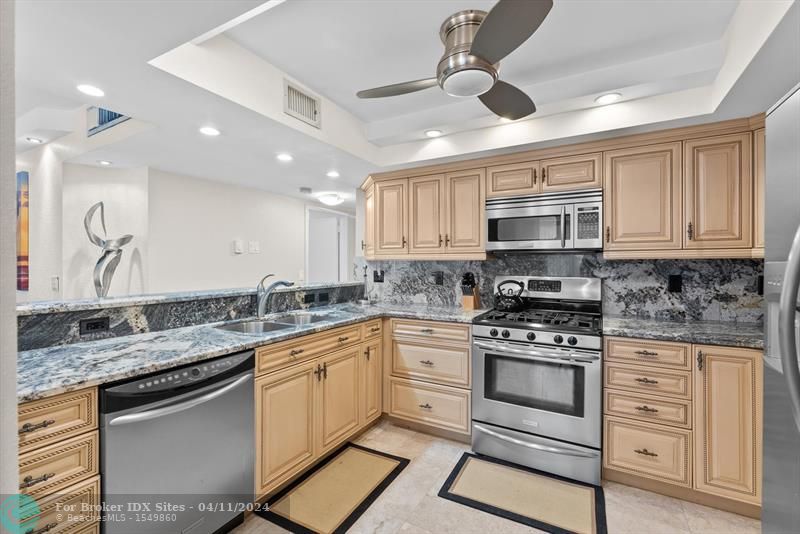 Image 6 of 28 For 2030 Ocean Dr  1626