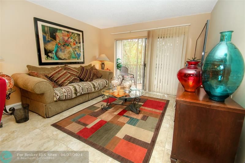 Image 3 of 23 For 8400 Lagos De Campo Blvd  302