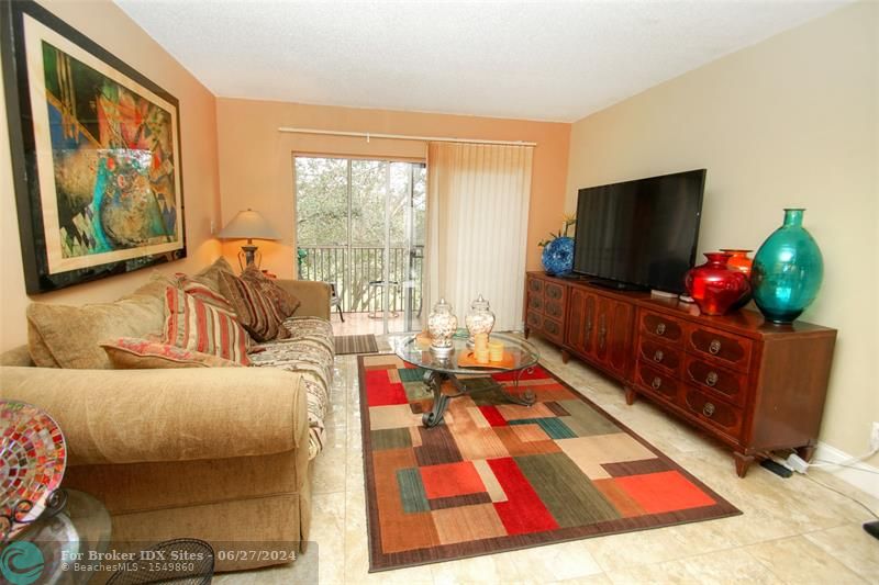 Image 4 of 23 For 8400 Lagos De Campo Blvd  302