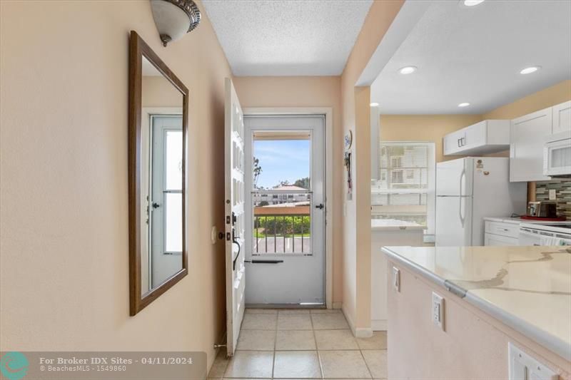 Image 11 of 42 For 6211 Sun Boulevard  201