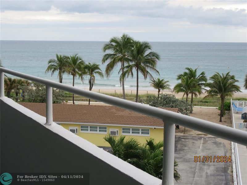 4050 Ocean Dr  407