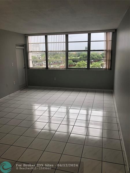 Image 10 of 46 For 1351 Miami Gardens Dr  503e