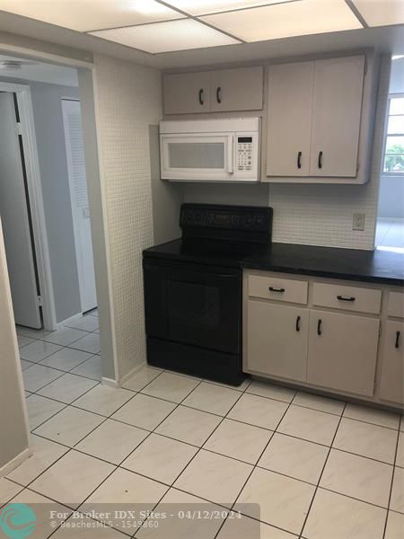 Image 2 of 46 For 1351 Miami Gardens Dr  503e