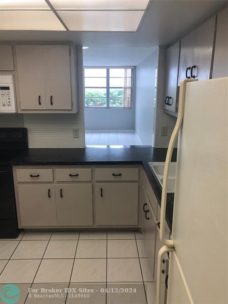 Image 3 of 46 For 1351 Miami Gardens Dr  503e