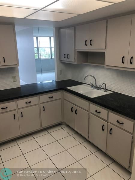 Image 4 of 46 For 1351 Miami Gardens Dr  503e