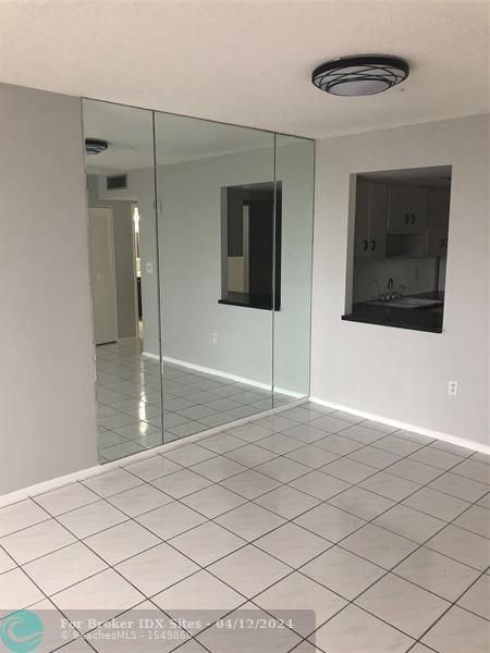 Image 9 of 46 For 1351 Miami Gardens Dr  503e