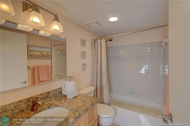 Image 17 of 22 For 10980 Ocean Dr  114