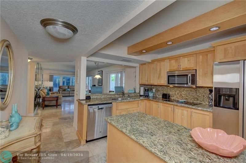 Image 4 of 22 For 10980 Ocean Dr  114