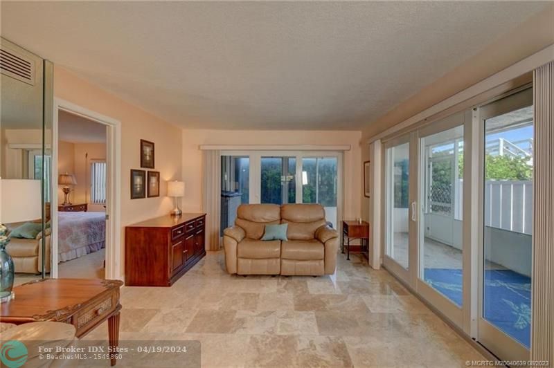 Image 7 of 22 For 10980 Ocean Dr  114